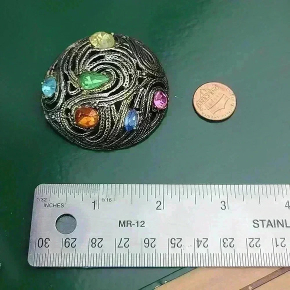 Antique Silver Tone Dome Shaped Rhinestone Swirled Circle Brooch - Picture 6 of 11